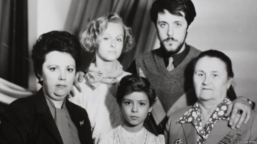 c3f32d9c-1614-4c69-854a-a4469473b191_cx0_cy2_cw0_w987_r1_s_r1